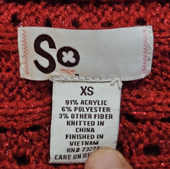 So Women's Scoop Neck Short Sleeve Sweater With Sparkles In Red Size XS - Picture 3 of 8